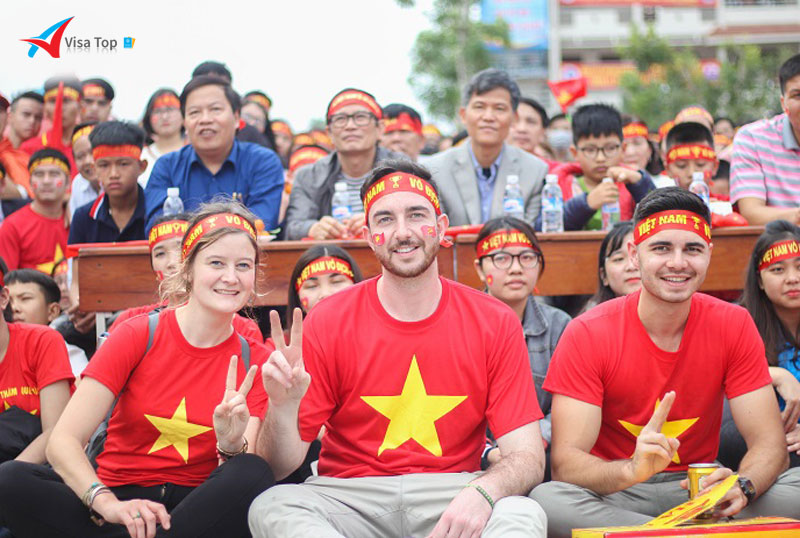 Gia hạn visa du lịch Việt Nam theo tour cho người nước ngoài 1