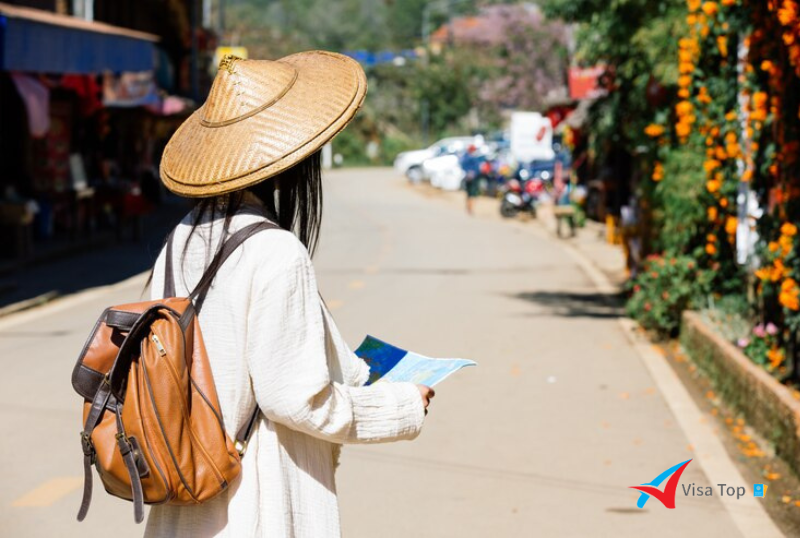 Bạn bè có bảo lãnh gia hạn visa du lịch Việt Nam được không? 1