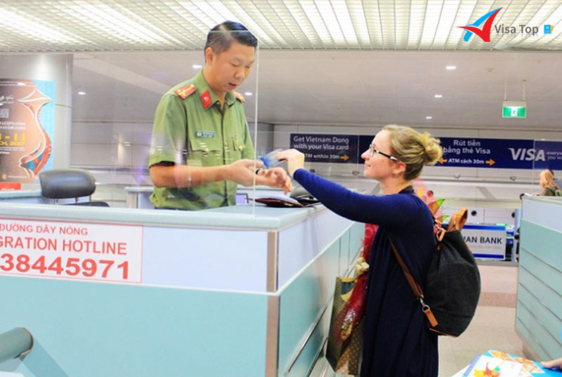 Cần giấy tờ gì để nhận visa Việt Nam nhập cảnh tại sân bay Tân Sơn Nhất? 1