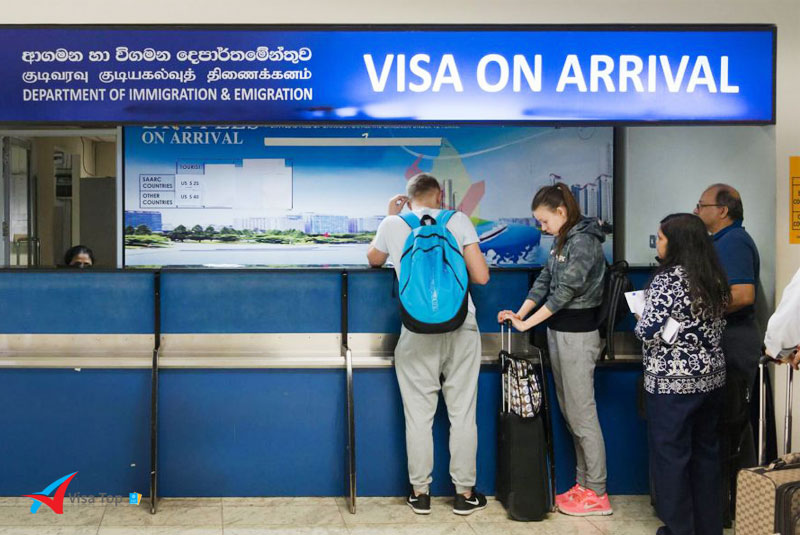 Quy trình dán visa tại sân bay cho người nước ngoài