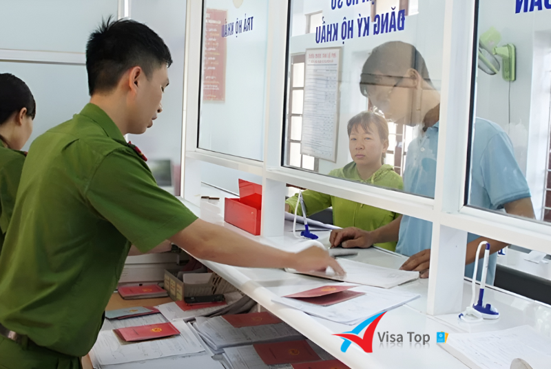 Nộp hồ sơ gia hạn thẻ tạm trú cho người nước ngoài tại Việt Nam